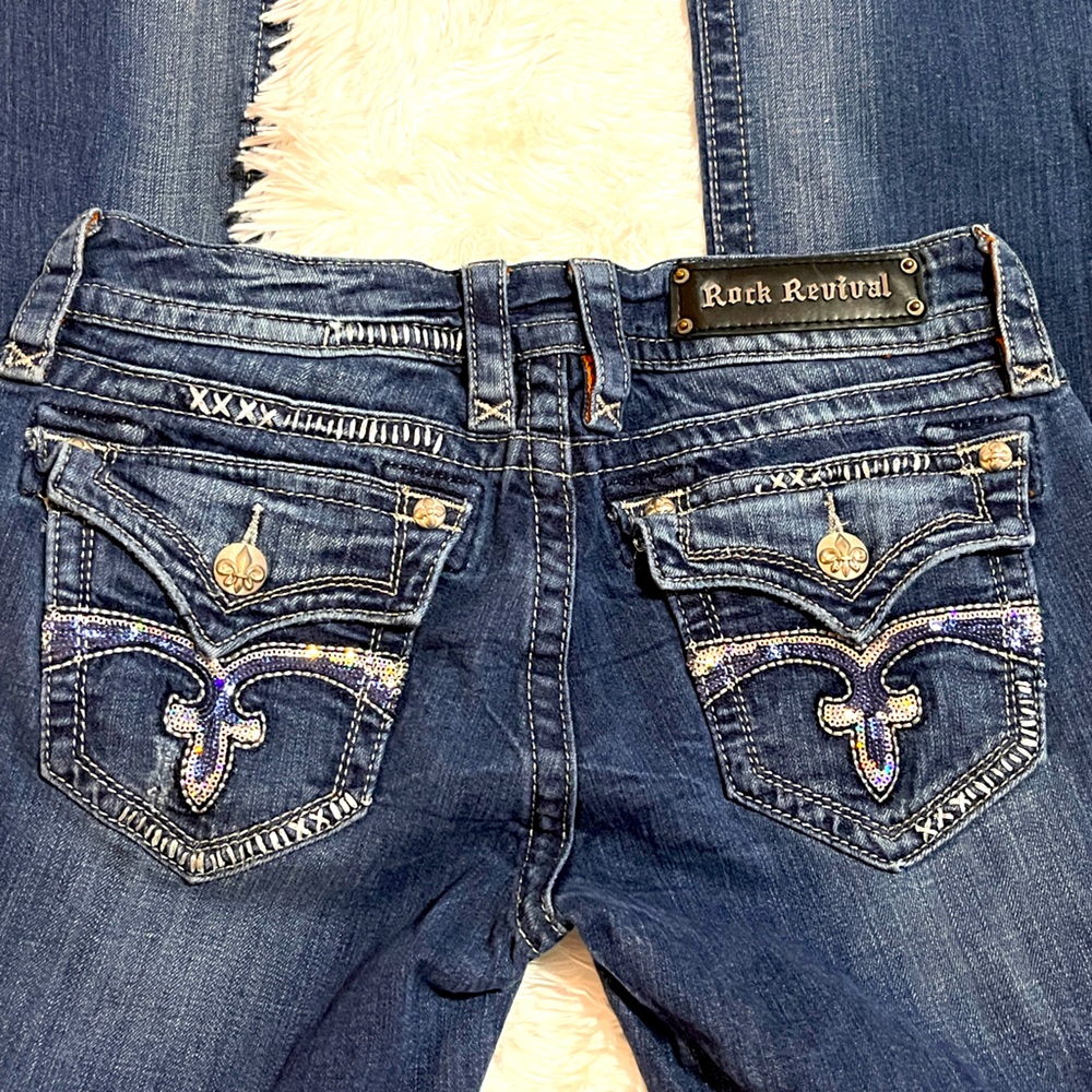 💀💀Rock Revival jeans sequin back pockets